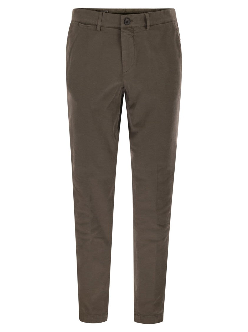 Peserico Chino Trousers In Stretch Cotton Gabardine