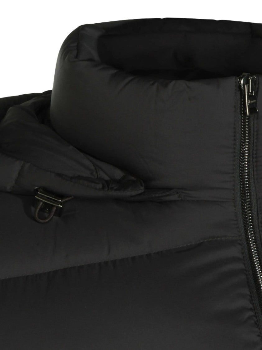 Herno Black Puffer Jacket With Horizontal Quilted Padding And Detachable Hood