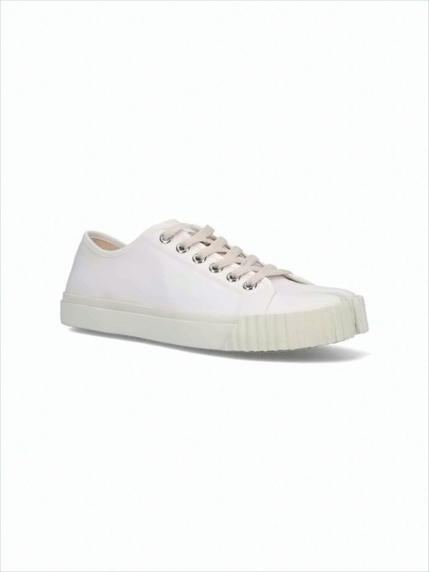 Maison Margiela Low-Top Split-Toe Sneakers With Minimalist Aesthetic
