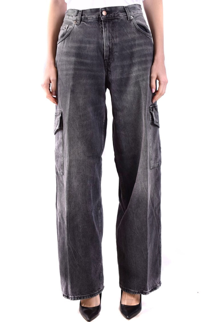 Haikure Cargo-Style Wide-Leg Jeans With Fit And Versatile Pockets