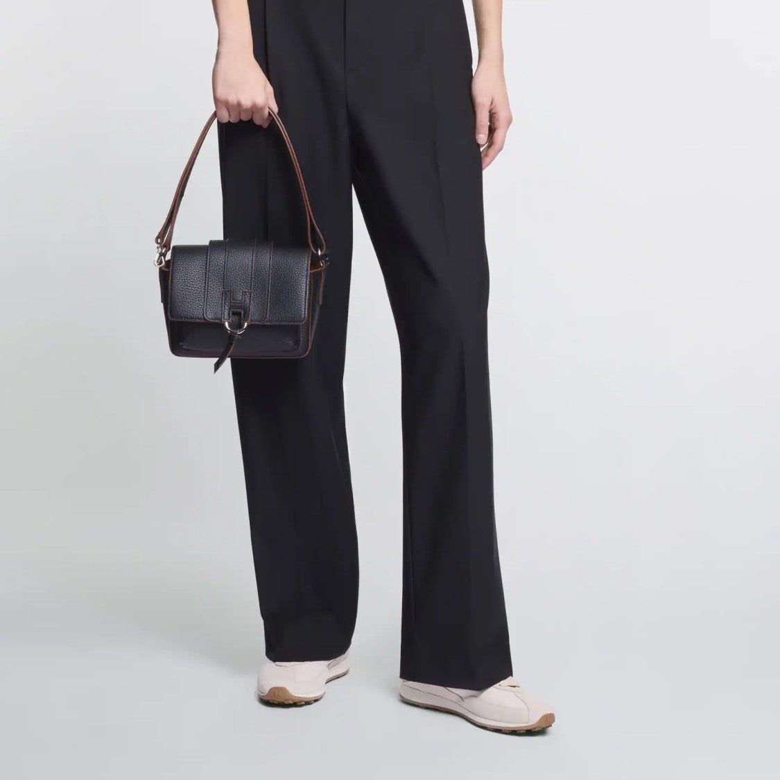 Hogan Black H01x Flap Bag Shoulder Bag