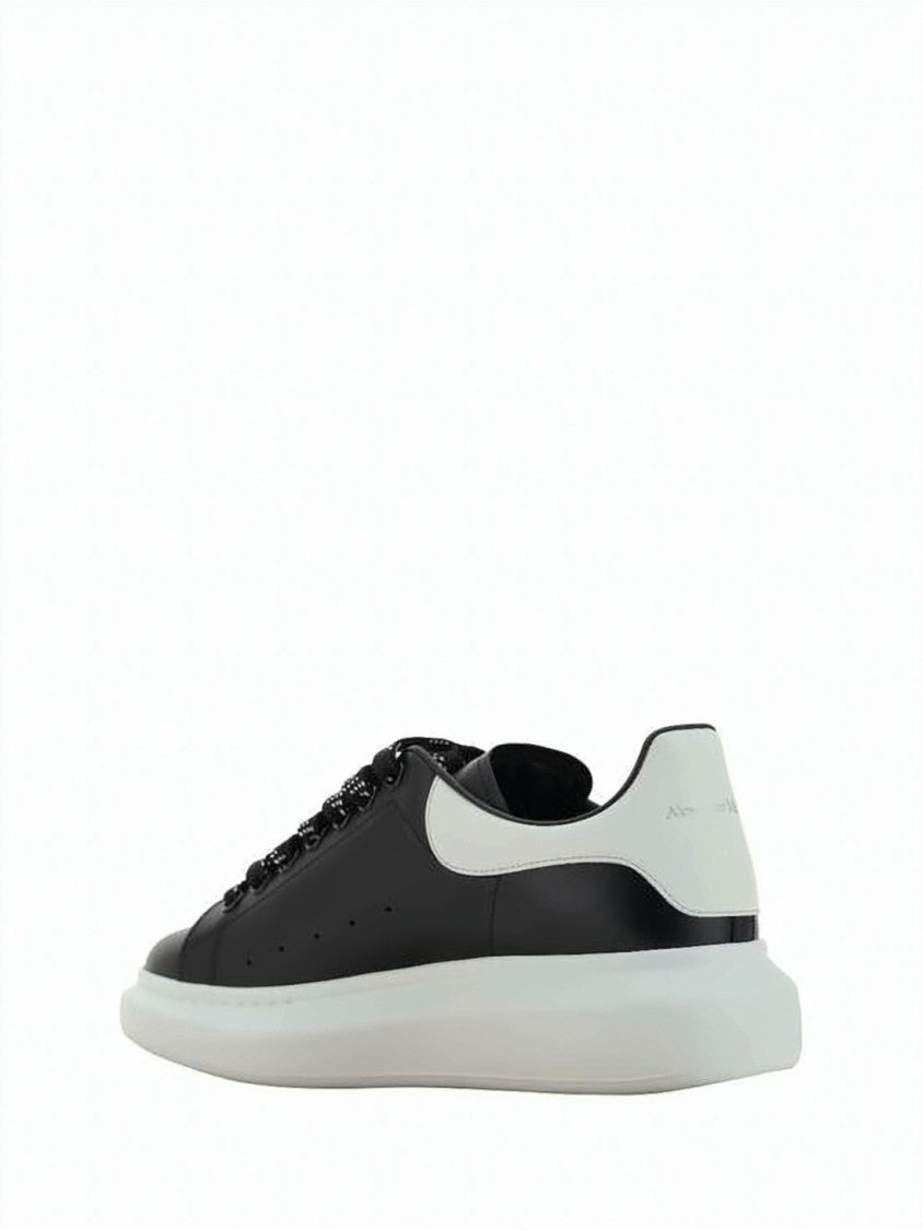 Alexander Mcqueen Alexander Mcqueen Oversized Sneakers With Contrast White Heel Tab