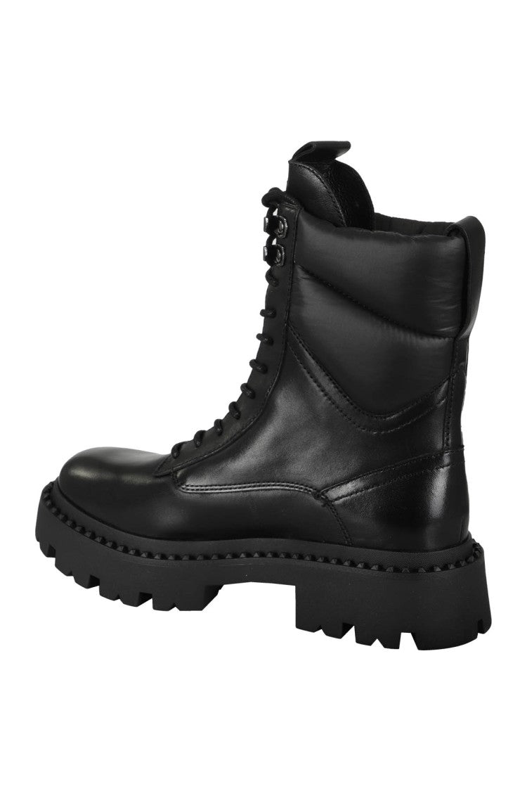 Ash Black Mustang Amphibian