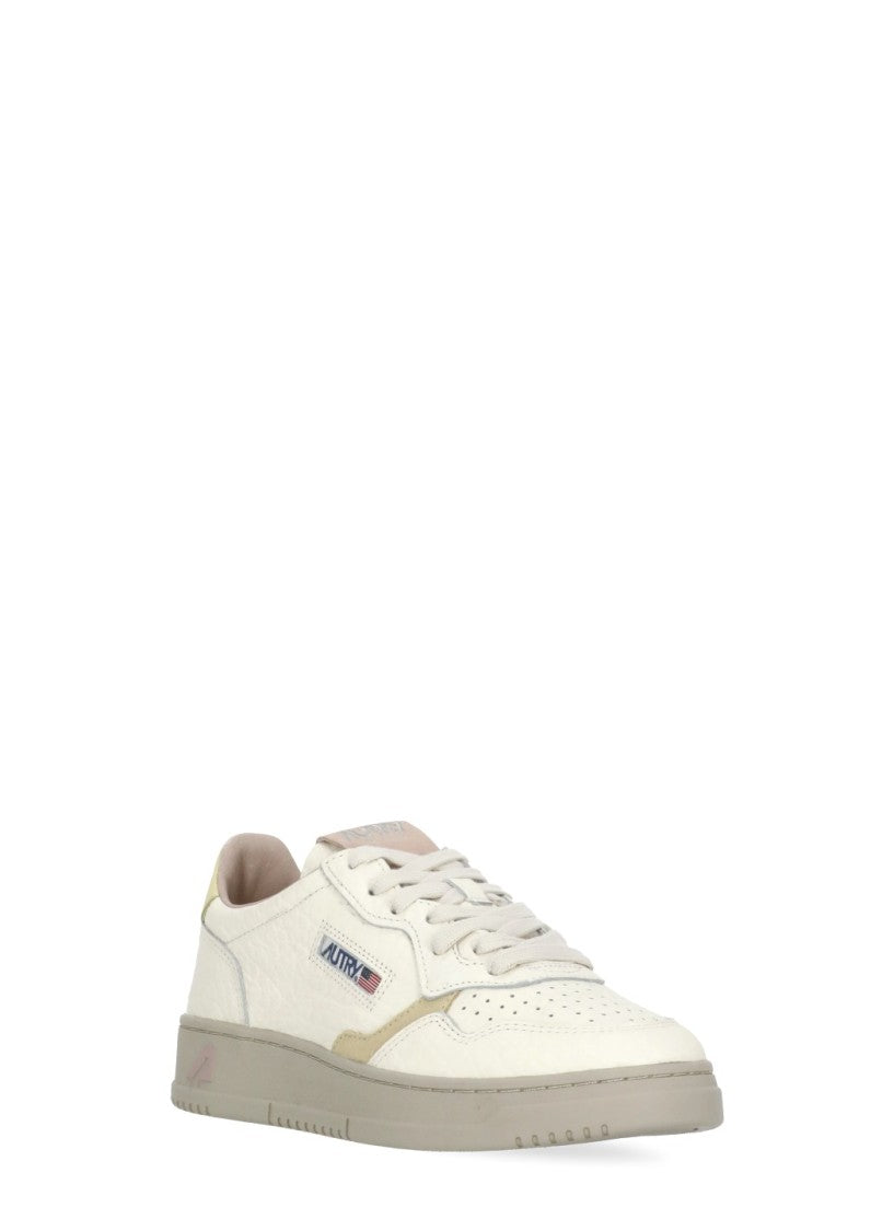 Autry Ivory Medalist Low Leather Sneakers
