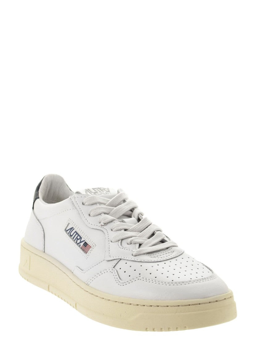 Autry Medalist Low - Leather Sneakers