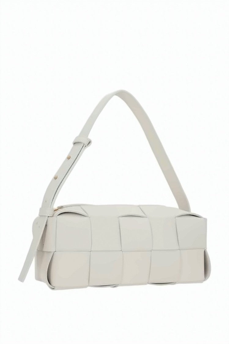 Bottega Veneta Woven White Shoulder Bag With Structured Design And Adjustable Strap