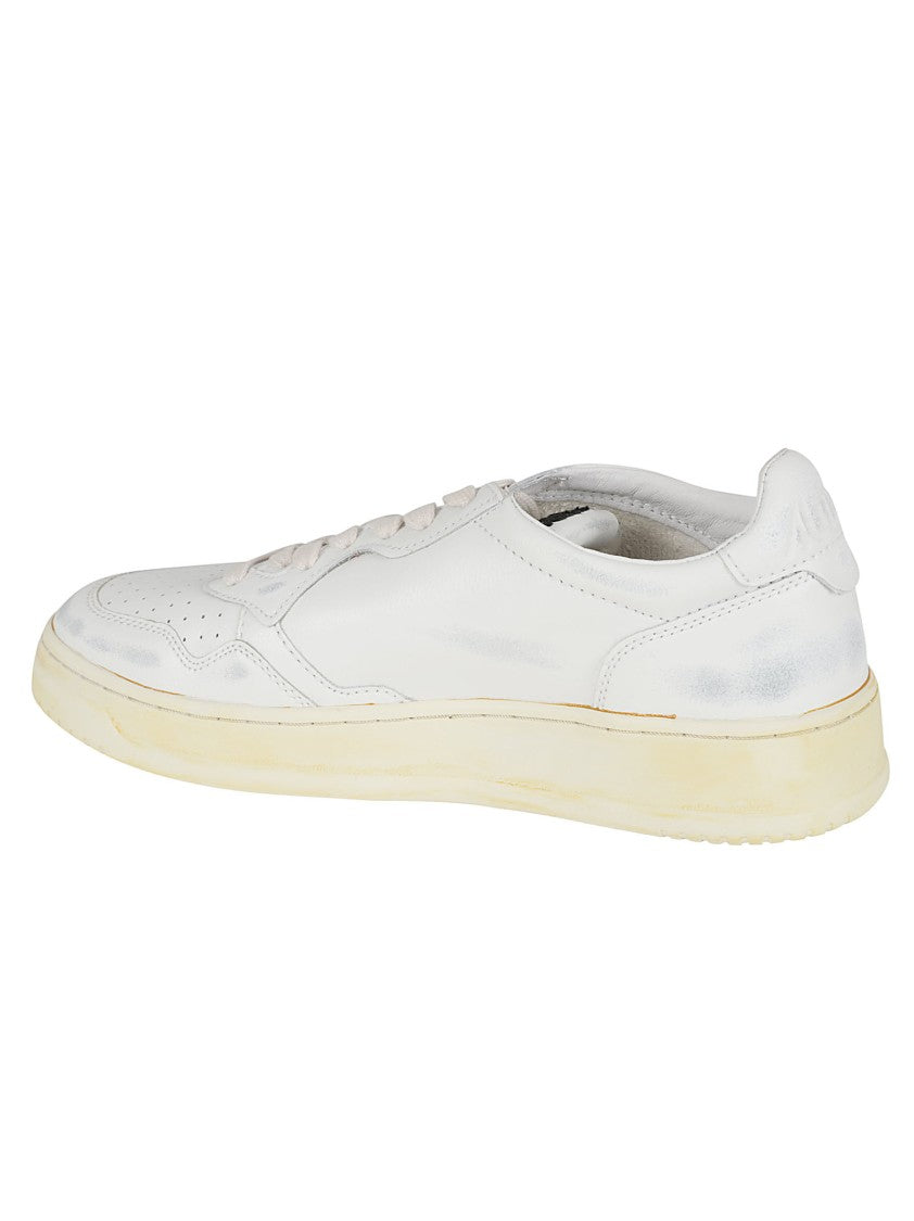 Autry Classic Low-Top Sneakers With Vintage Aesthetic
