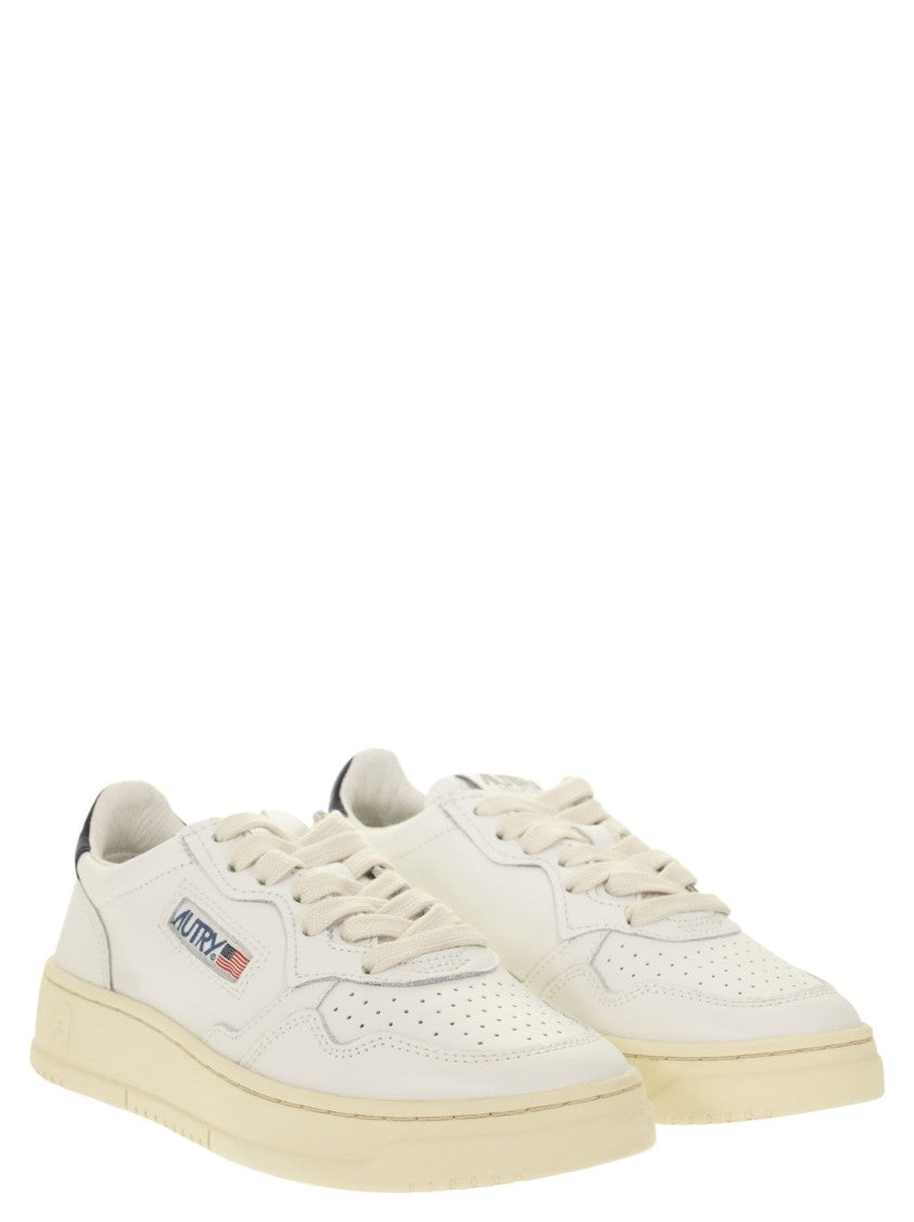 Autry Medalist Low - Leather Sneakers