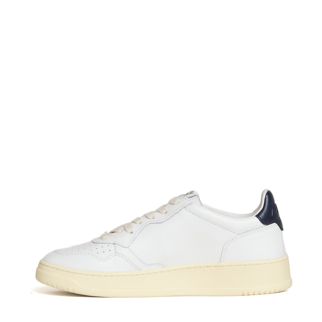 Autry Medalist Low Sneakers In White Leather, Space