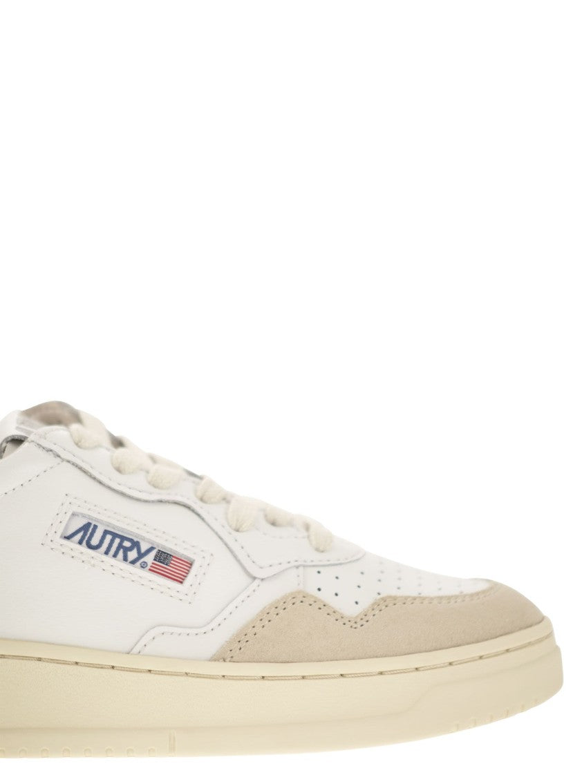 Autry Medalist Low - Leather Sneakers