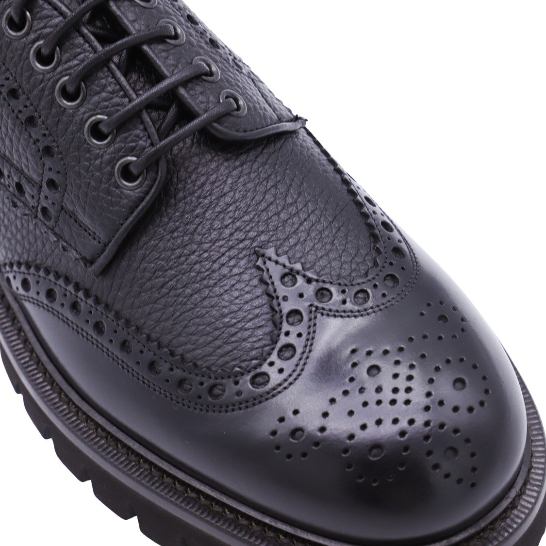 Ferragamo Classic Wingtip Brogue Lace-Up Shoes