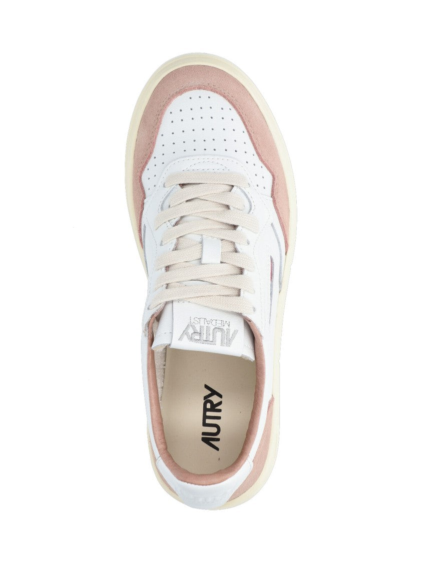 Autry Low-Top Classic Sneakers With Minimalist Detailing