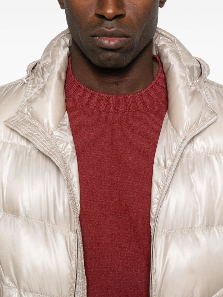 Vengera Classic Crew Neck Cashmere Sweater In Red