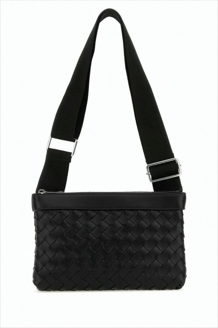 Bottega Veneta Woven Design Shoulder Bag With Adjustable Strap And Structured Silhouette