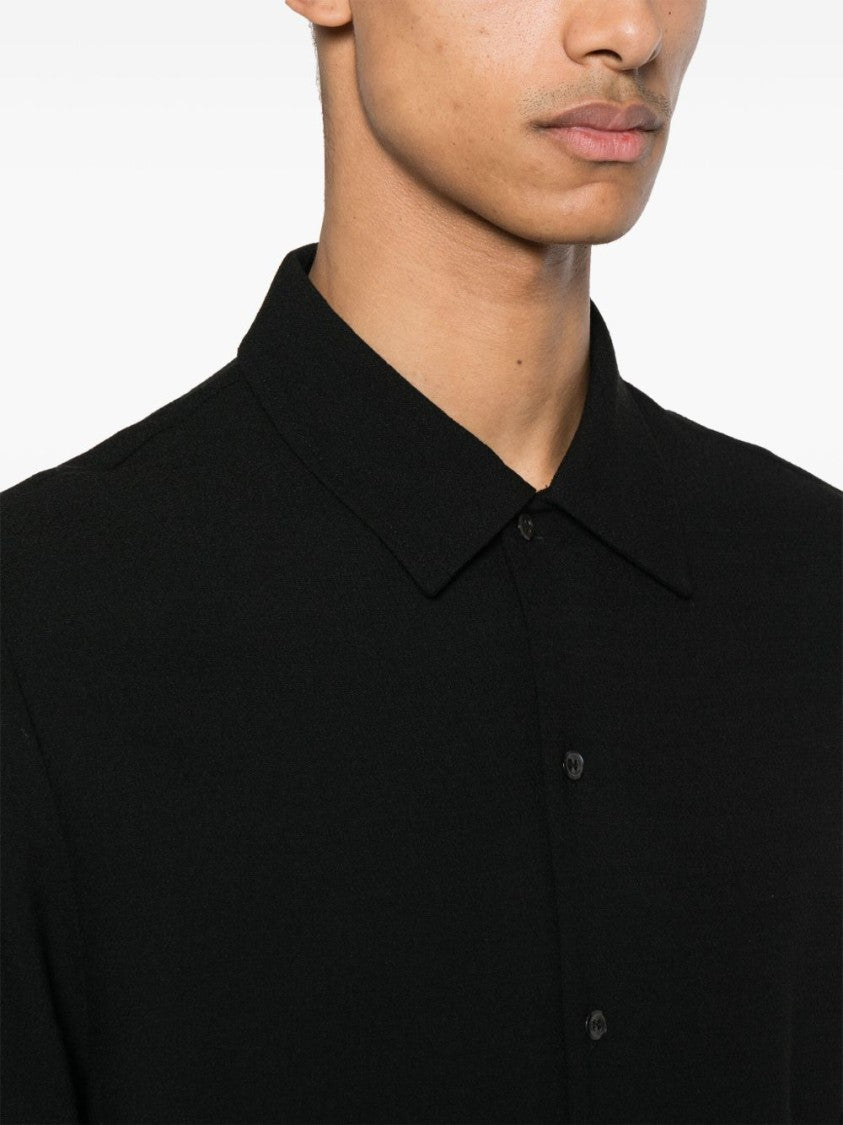 Séfr Minimalist Black Button-Up Shirt With Classic Collar And Tailored Silhouette