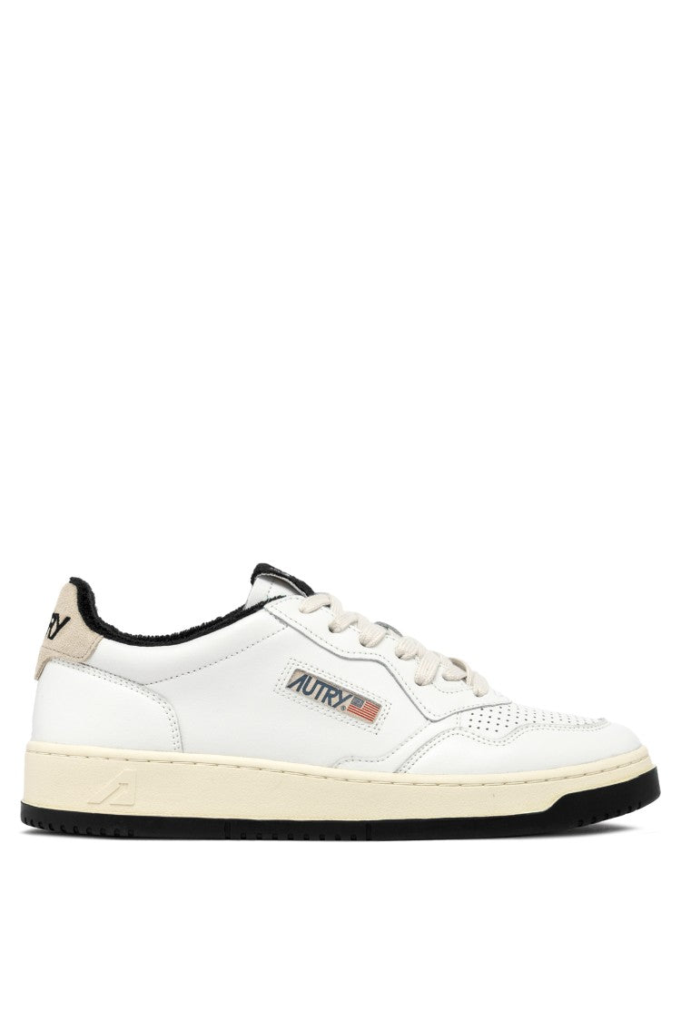 Autry Women’S Medalist Leather Sneakers