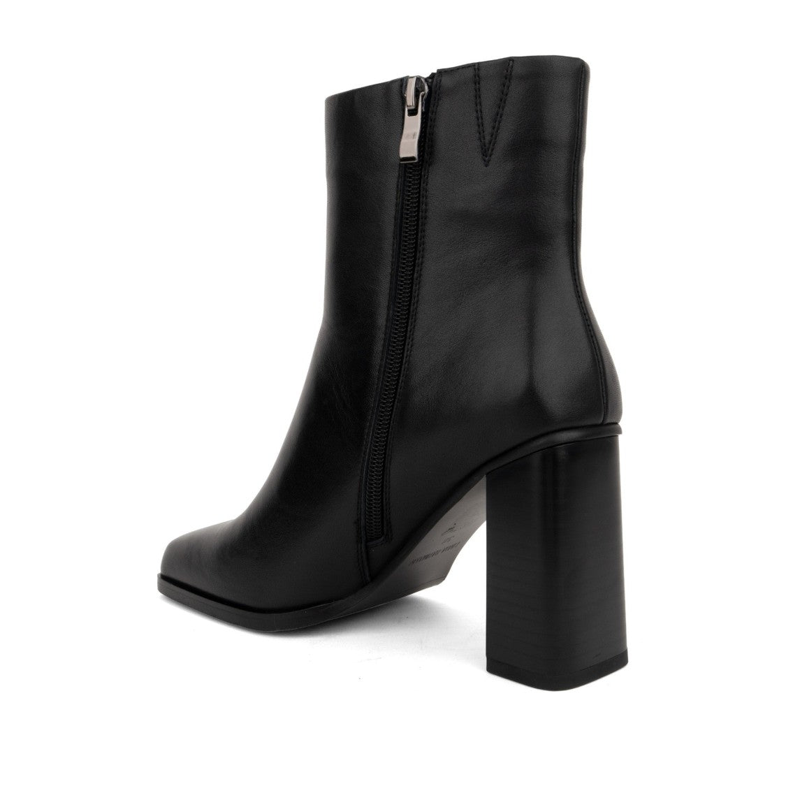 Linda Baumann Black Leather Square Toe Boots