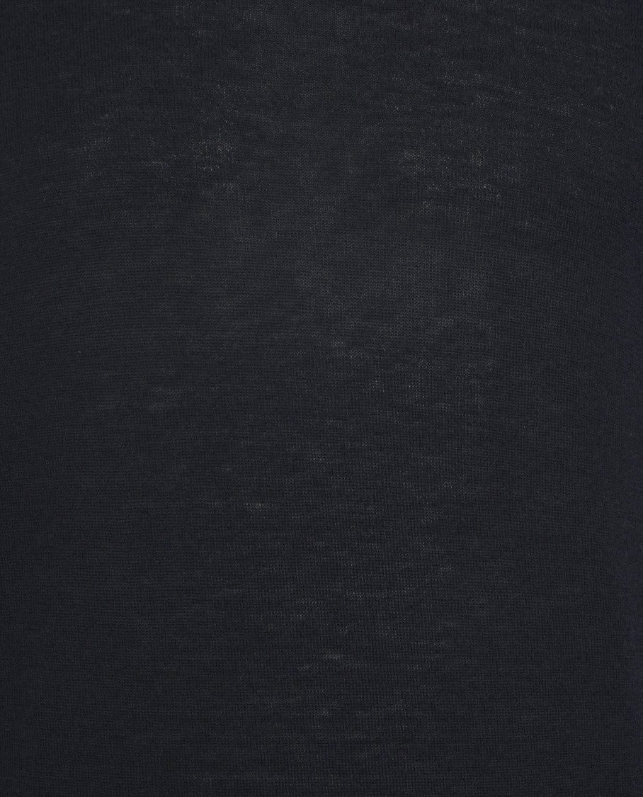 Gender Fine Knit Sweater With Classic Crew Neck And Long Sleeves