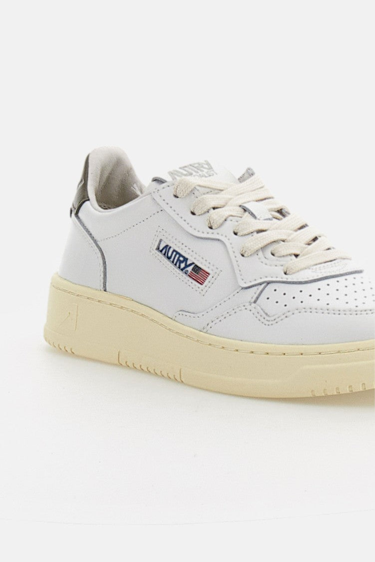Autry White Medalist Low Leather Sneakers