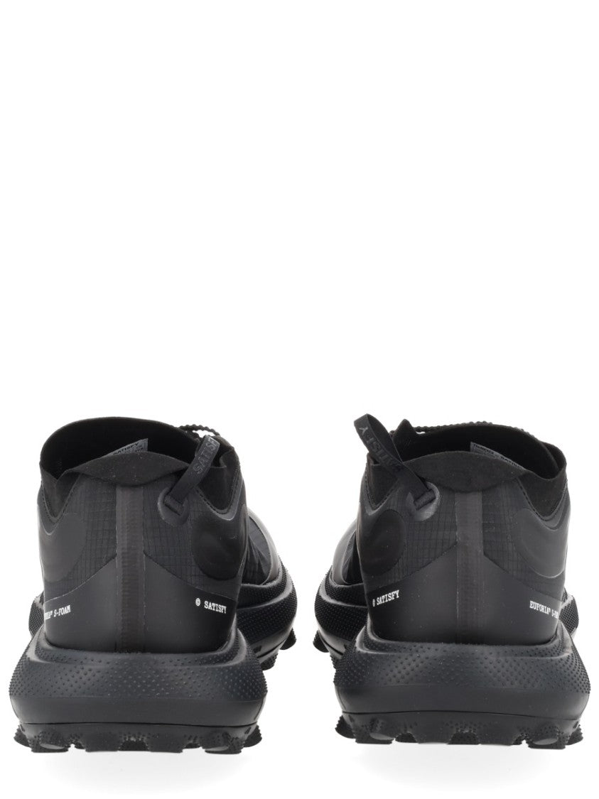 Satisfy Streamlined Black Sneakers With Rugged Tread And Textural Details
