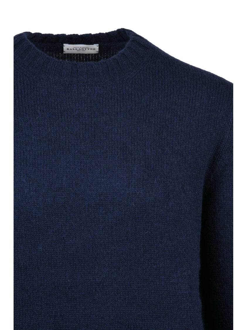 Ballantyne Crew Neck Wool Sweater With Ribbed Detailing And Timeless Silhouette
