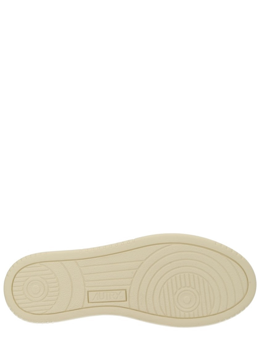Autry Medalist Low Vintage Leather Sneakers