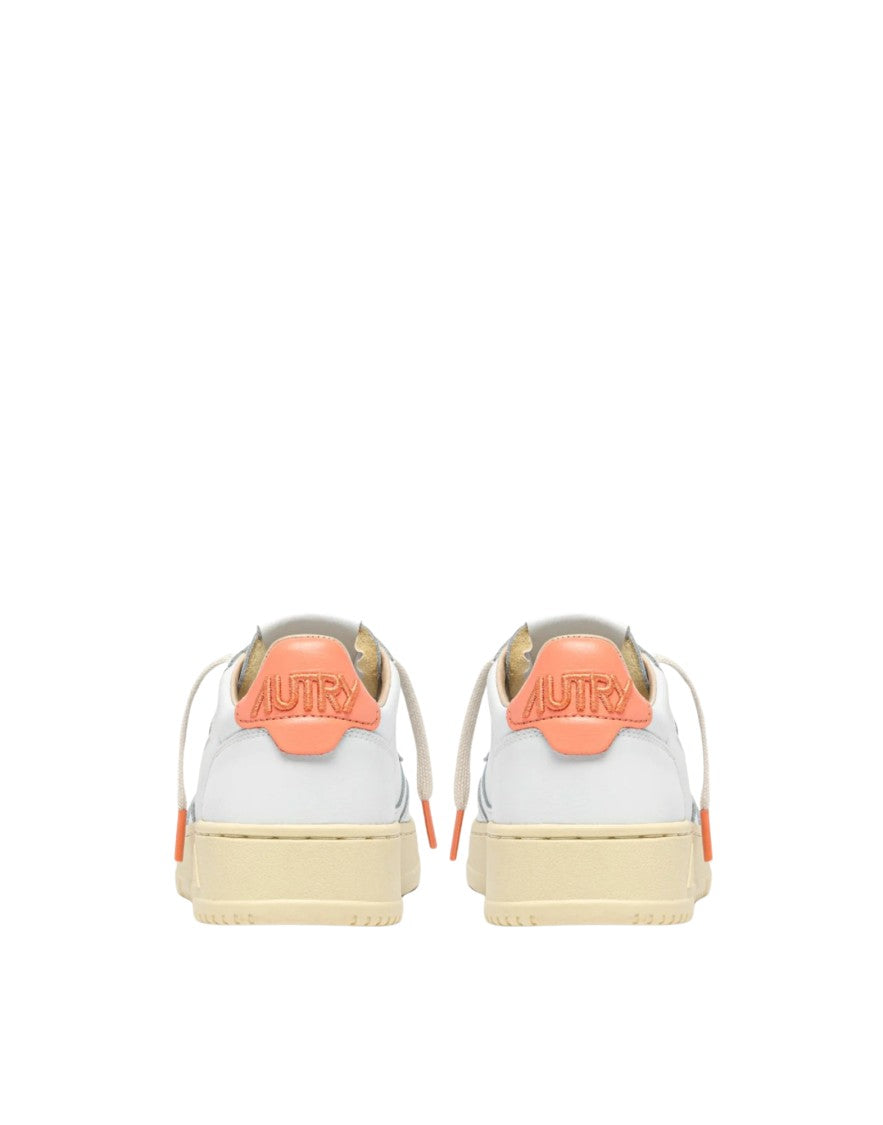 Autry Medalist Low Women’S White/Peach Sneakers