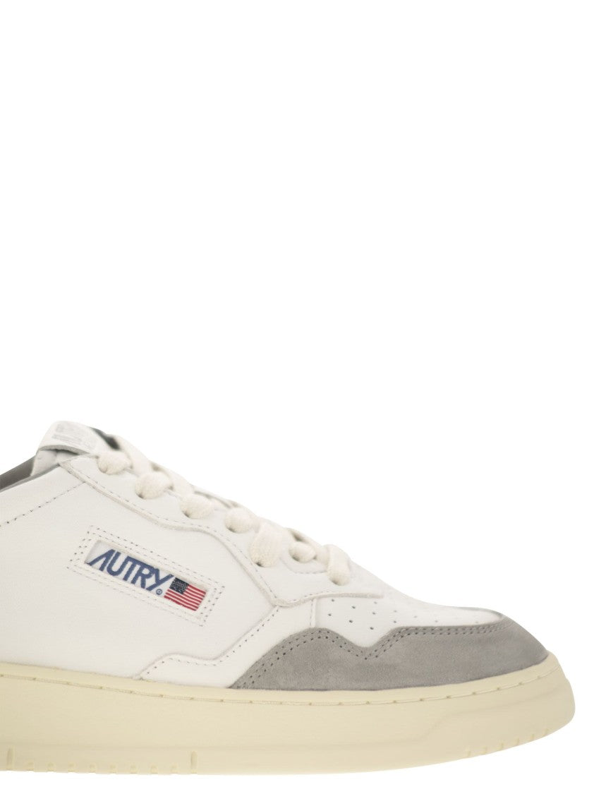 Autry Medalist Low - Sneakers In Goatskin And Suede