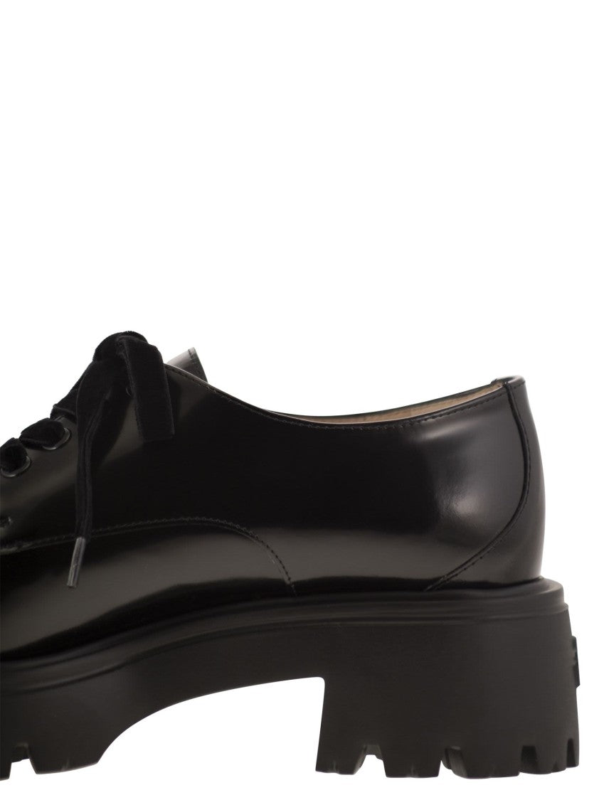 Stuart Weitzman Emerson Derby Black