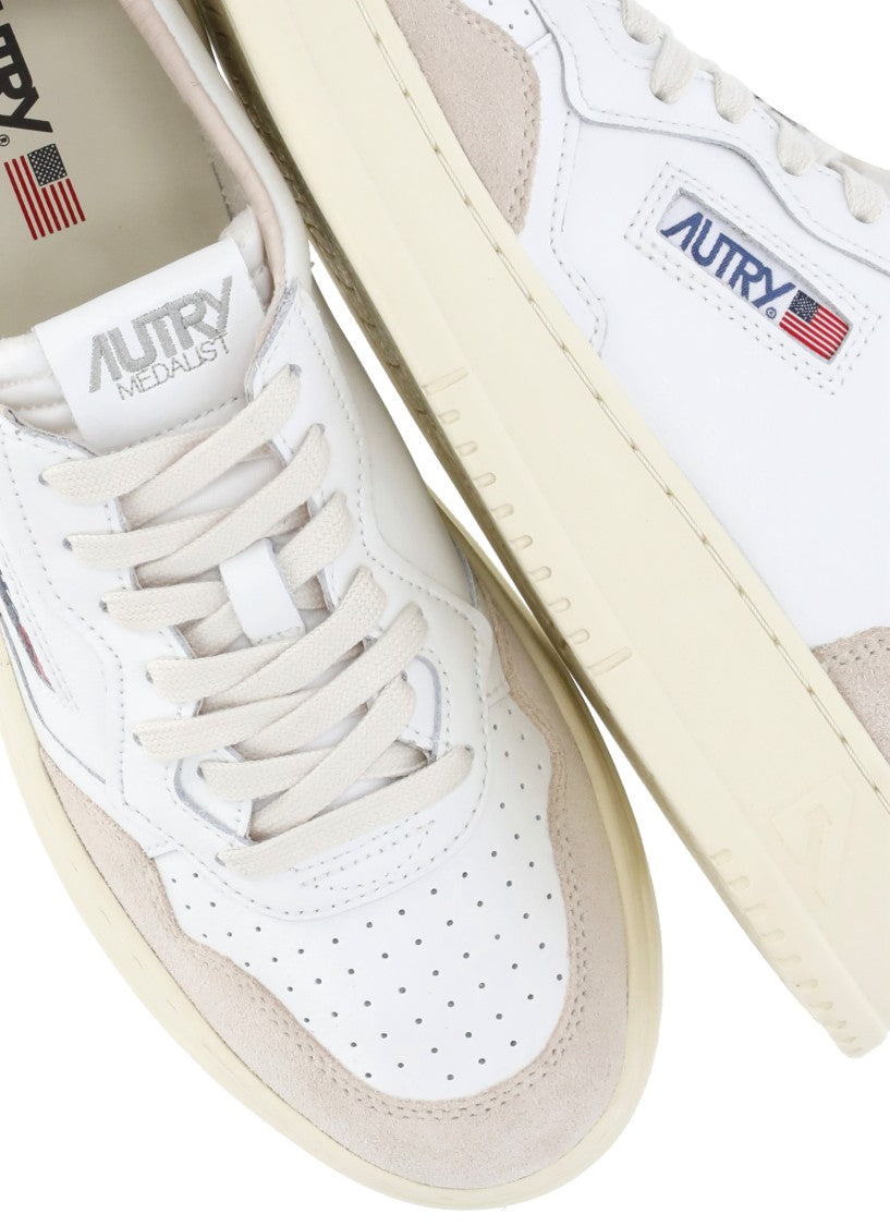 Autry White Autry Smooth Leather Sneakers