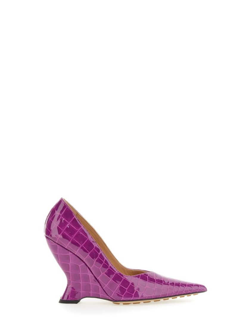 Bottega Veneta Pointed Decollete Pumps With Crocodile-Embossed Detail