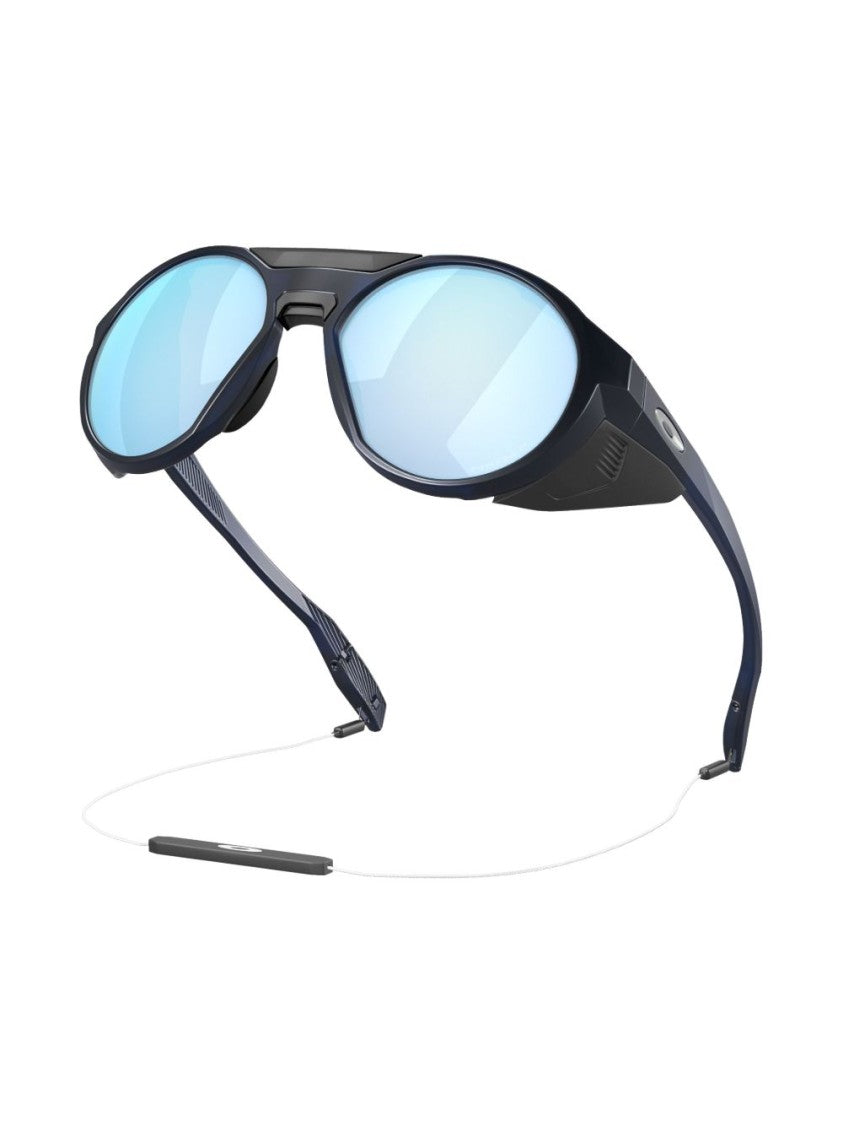 Oakley Bold Black Clifden Sunglasses With Aerodynamic Design