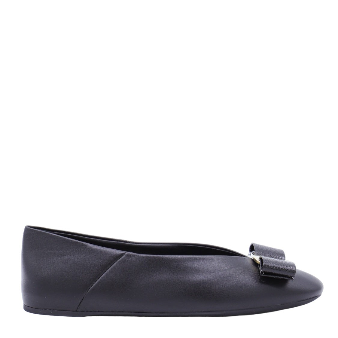 Ferragamo Elegant Black Leather Flats With Textured Bow