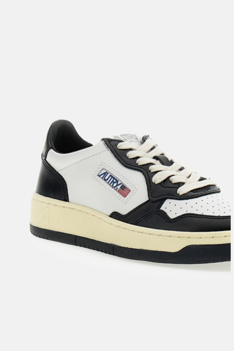 Autry White Blue Medalist Low Leather Sneakers