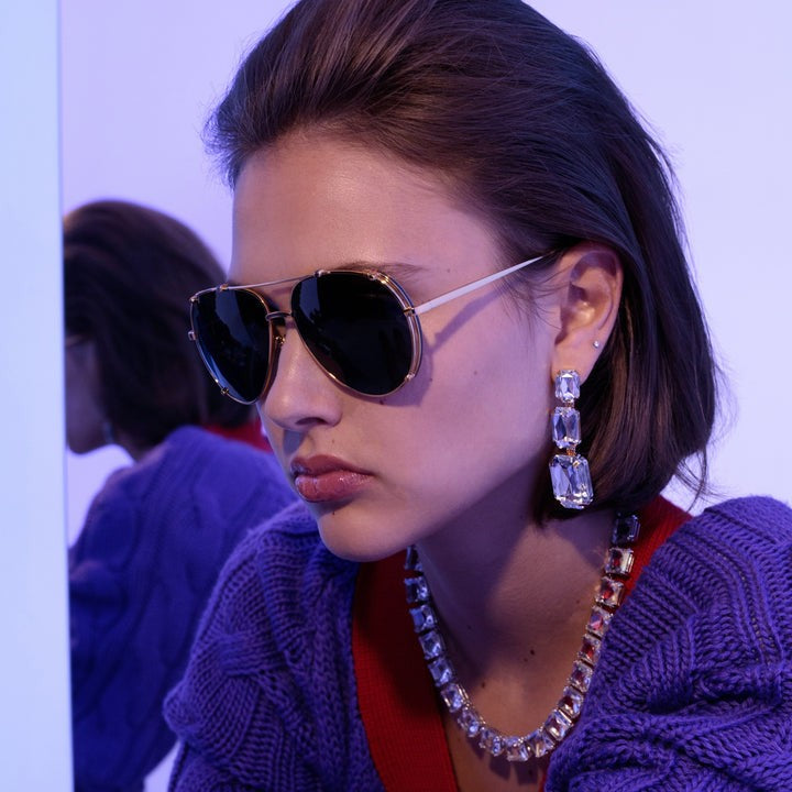 Linda Farrow Newman Aviator Sunglasses In Y