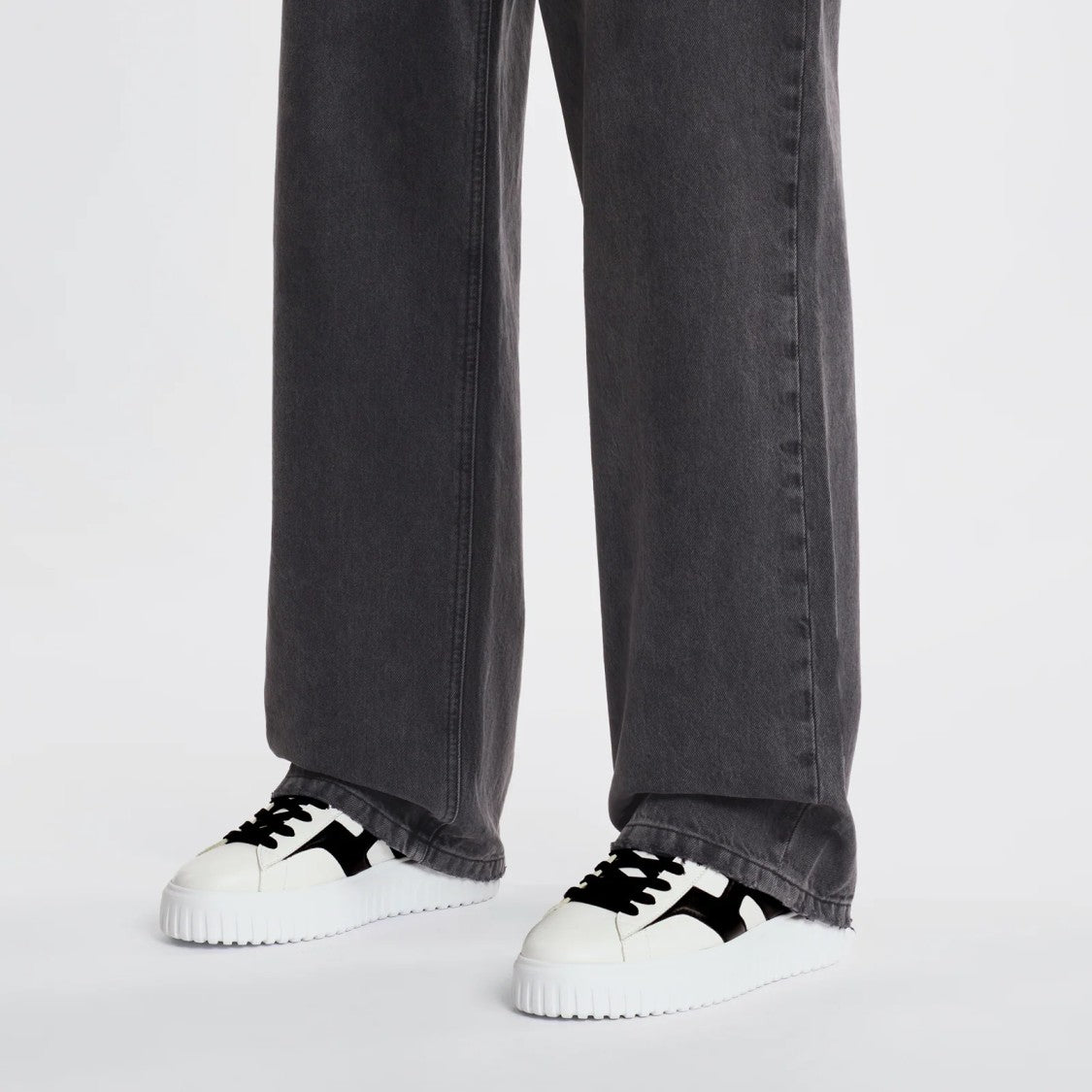 Hogan H-Stripes Allacciato H Spezzata Sneakers In White