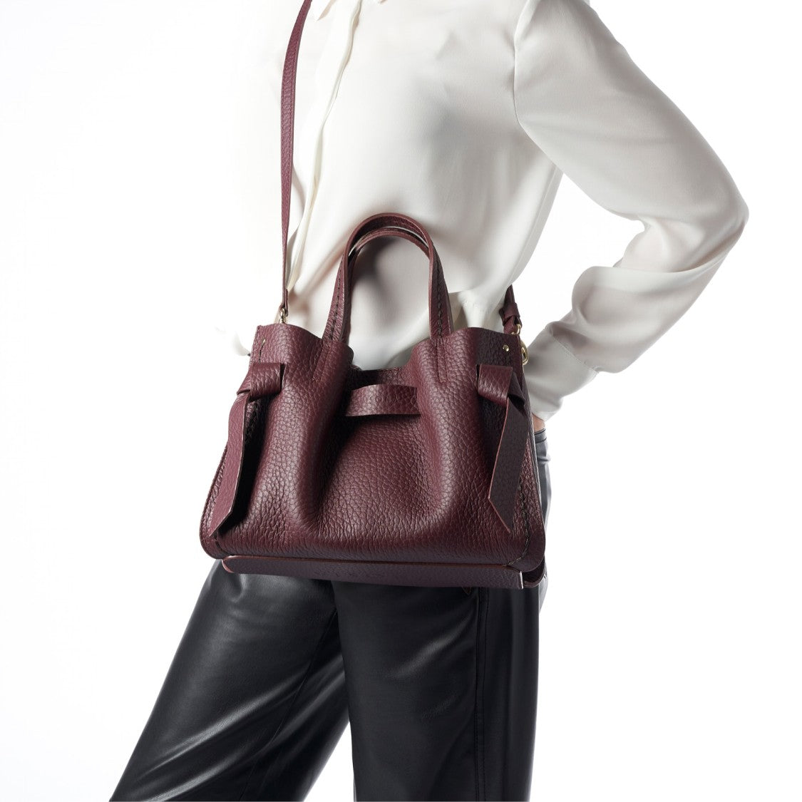Plinio Visona' Soft Coarse-Grained Bordeaux Leather Vittoria Bag