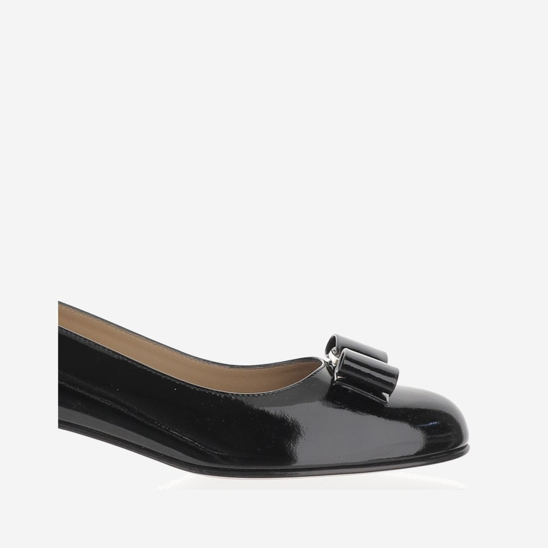 Salvatore Ferragamo Glossy Leather Vara Décolleté