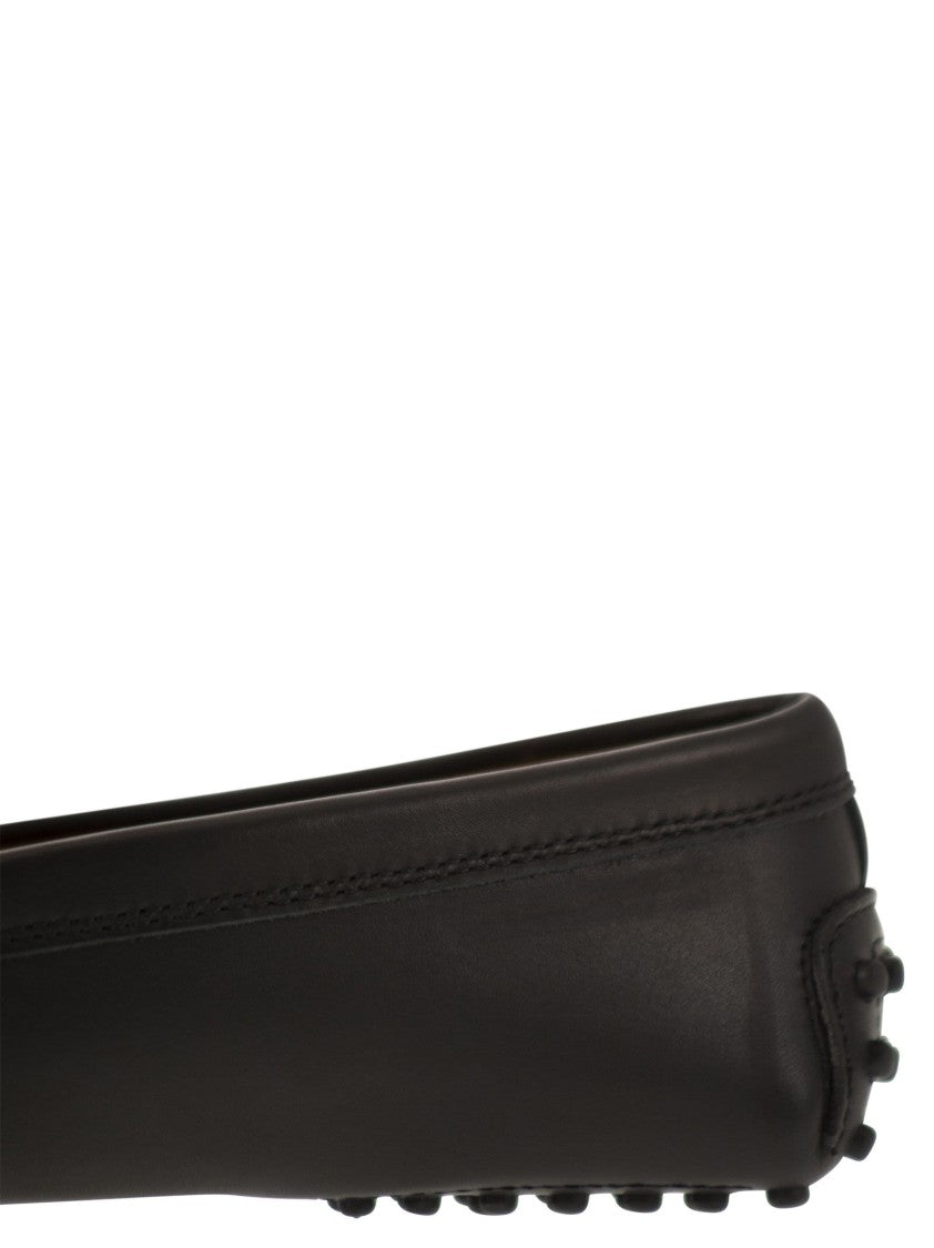 Tod's Moccasin With Leather Chain