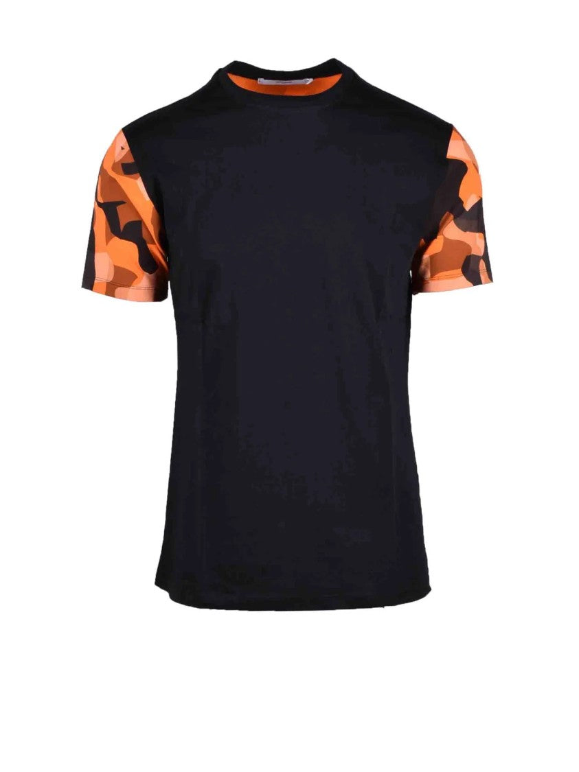 Takeshy Kurosawa Men's Black T-Shirt With Camouflage Sleeves And Bold Detailing
