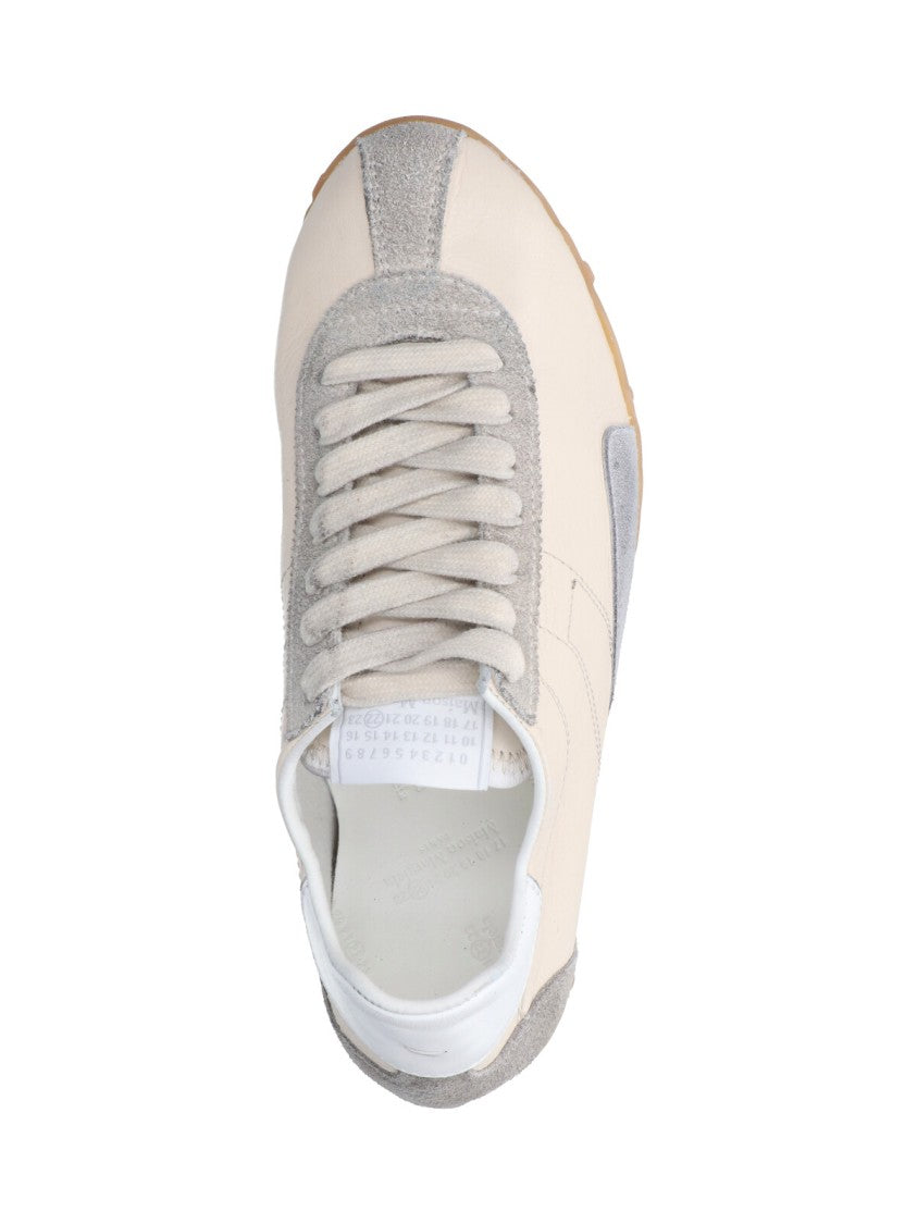 Maison Margiela Classic Low-Top Sneakers With Minimalist Aesthetic