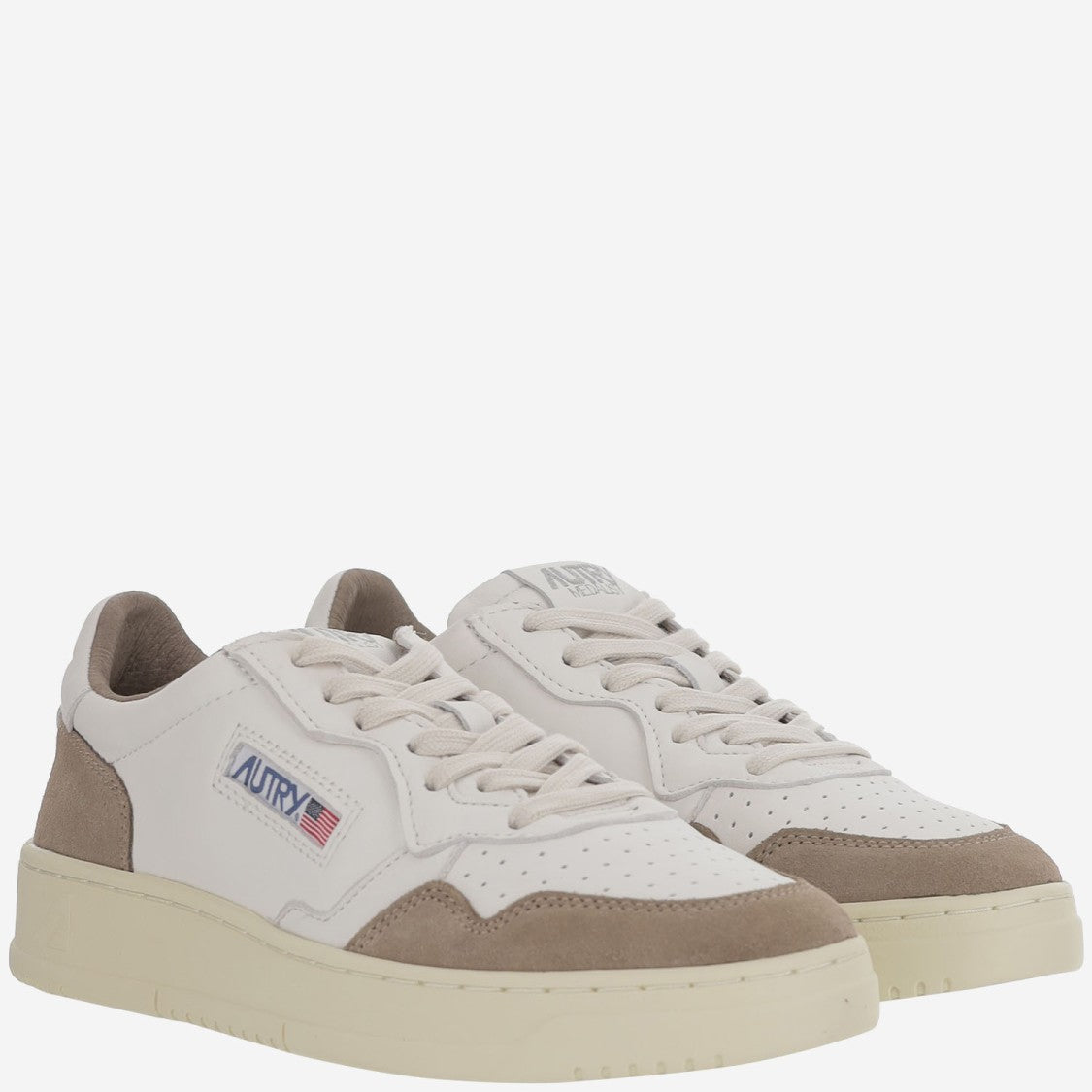 Autry Low Medalist Leather Sneakers