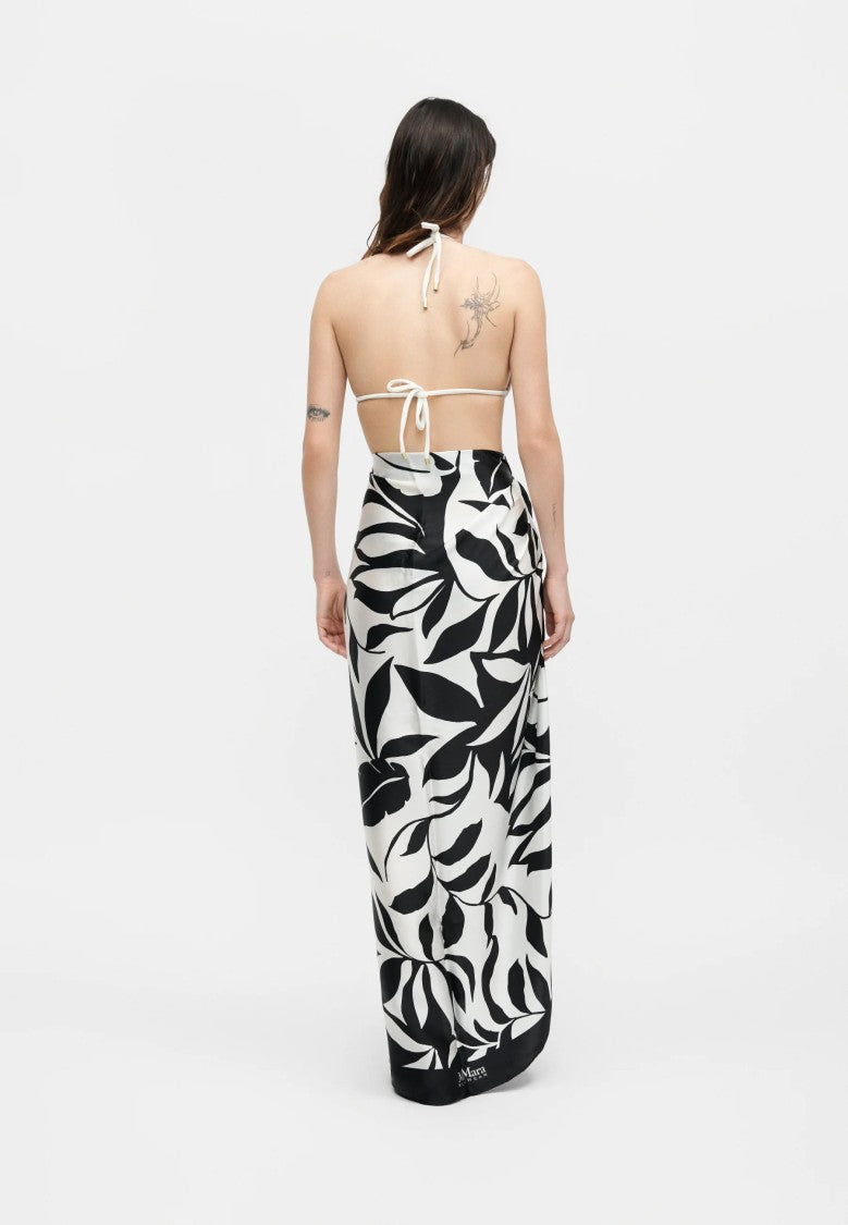 Max Mara Wrap Scarf With Bold Leaf Pattern
