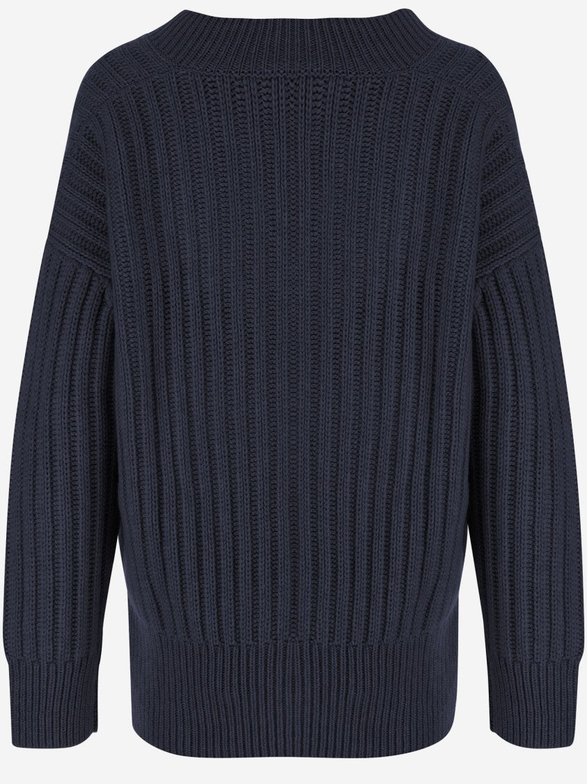 Allude Deep V-Neck Cashmere Sweater