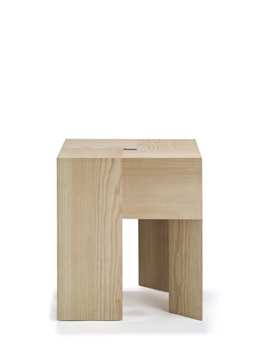 Karakter Triangle Stool