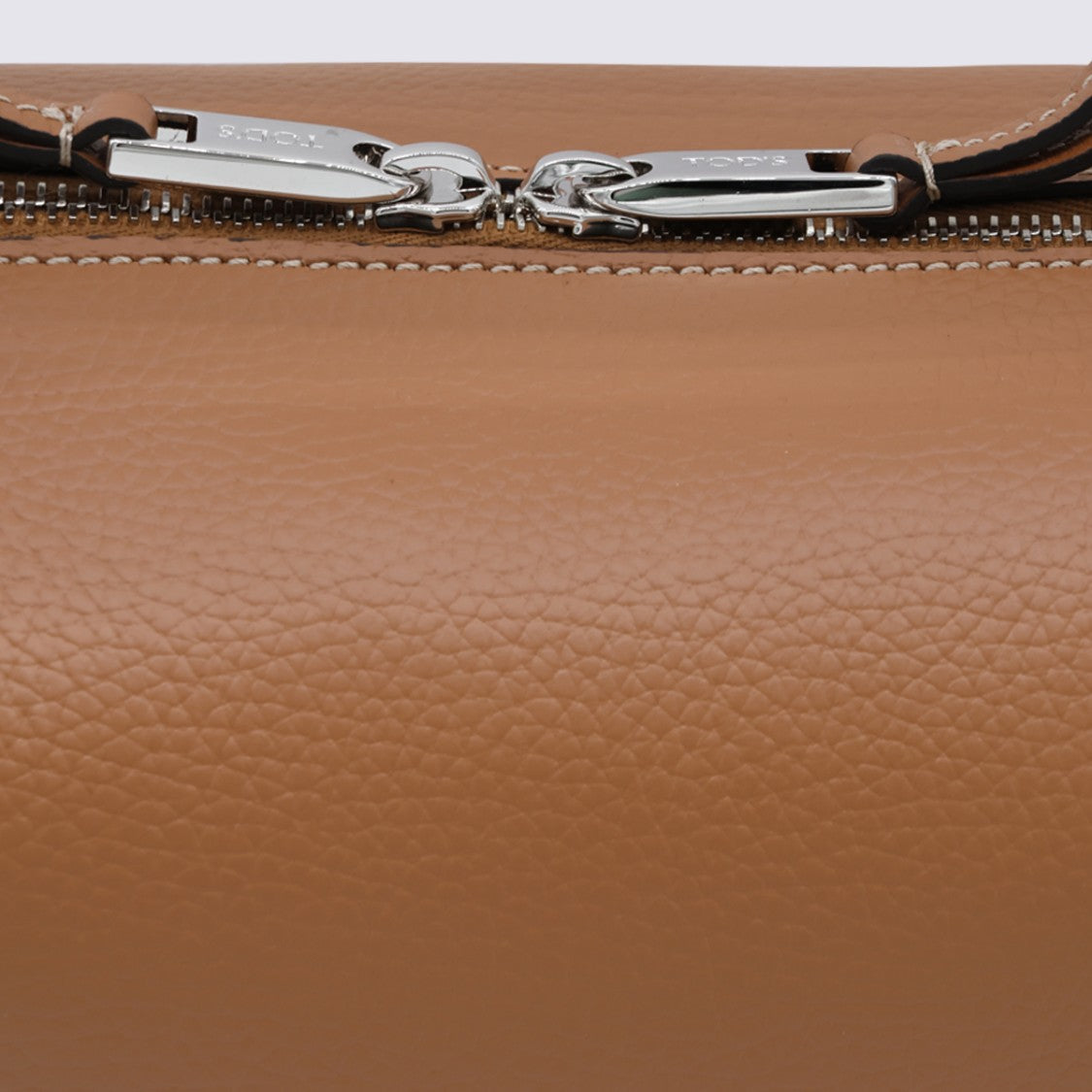 Tod's Structured Handbag With Pebbled Texture And Silver-Tone Hardware