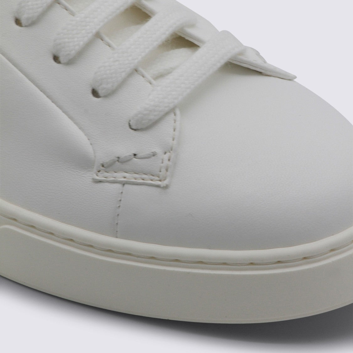 Doucal's Minimalist White Sneakers With Contrast Accents