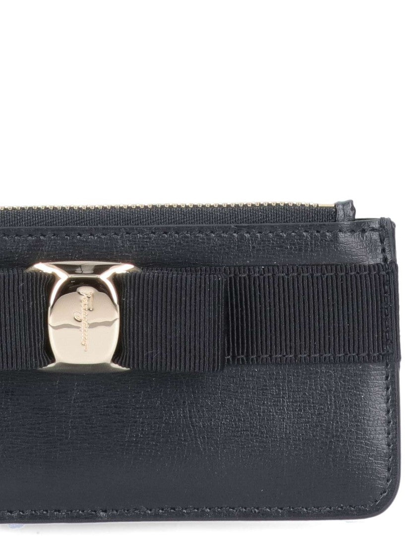 Ferragamo Rectangular Black Wallet With Minimalist Design