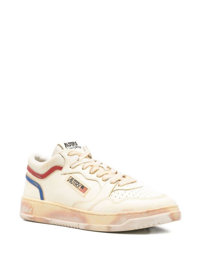 Autry Vintage-Inspired Low-Top Sneakers With Red
