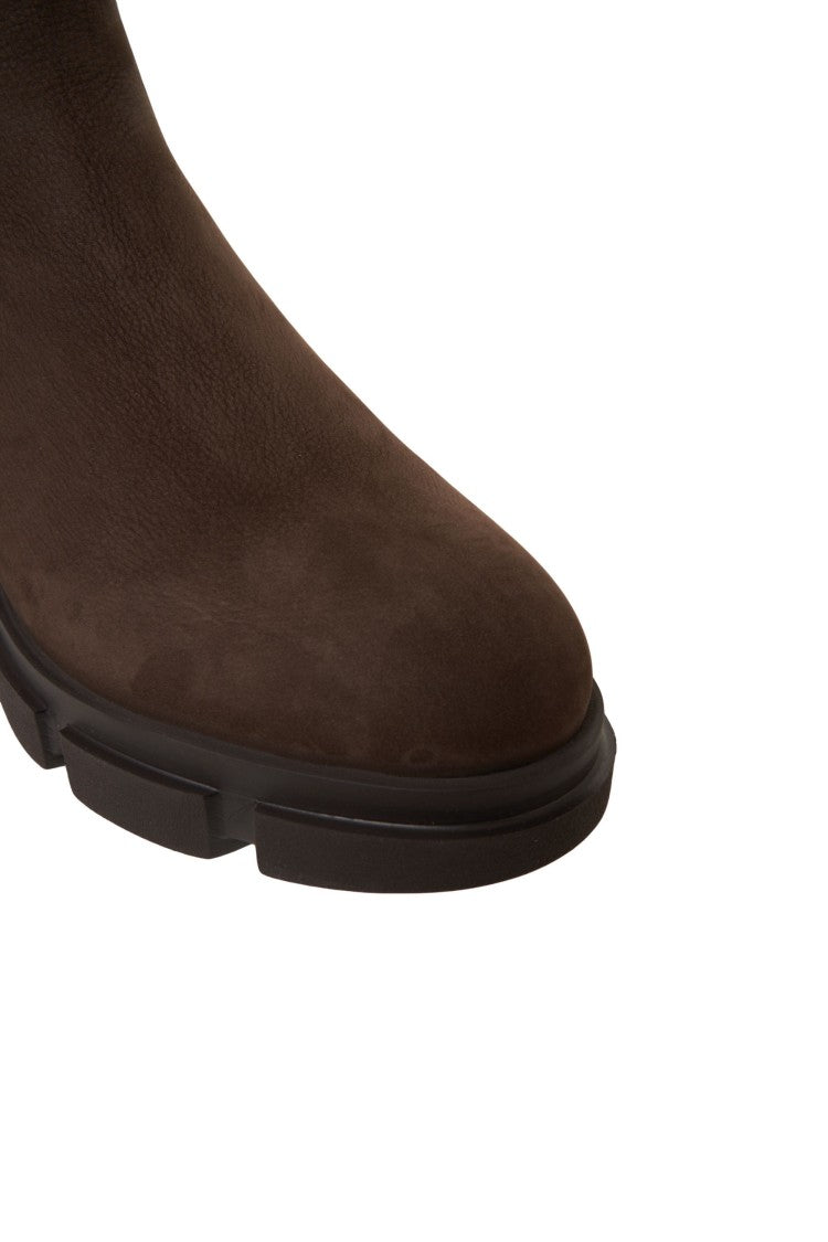 Copenaghen Chelsea Boots In Pelle Nabuk